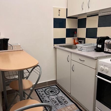 Gaby Apartman Tiszaújváros Buitenkant foto